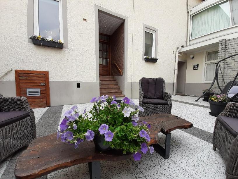 Marx Motel Valkenburg aan de Geul Bagian luar foto